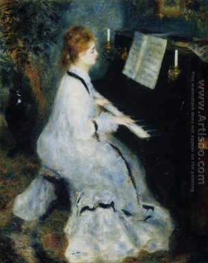 Mulher nova no piano