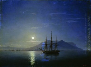 Vela de la costa de Crimea en la noche iluminada por la luna 185