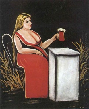 Femme avec une tasse de bière