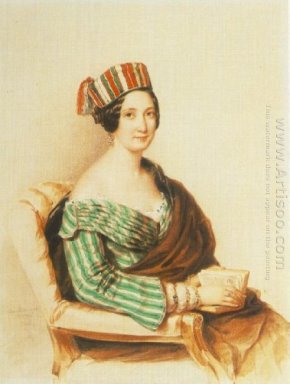 Femme en robe rayée