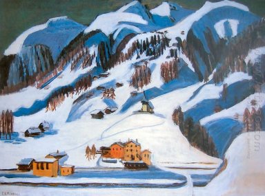Berge und Häuser im Schnee