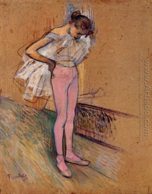 Dancer Menyesuaikan Tights Nya