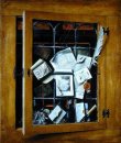 Un trompe l'oeil d'une porte de l'armoire de verre ouverte