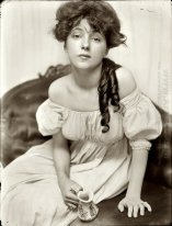 Miss N (Portrait of Evelyn Nesbit)