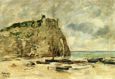 Kapal Etretat Beached Dan The Cliff Of Aval
