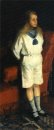 Portret van een jongen in een wit pak