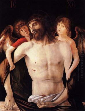 Den döda Kristus stöds av två änglar