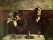 Dois homens sentados Com uma mesa ou no Smokers