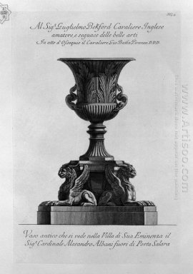 Античная ваза из мрамора Villa Альбани